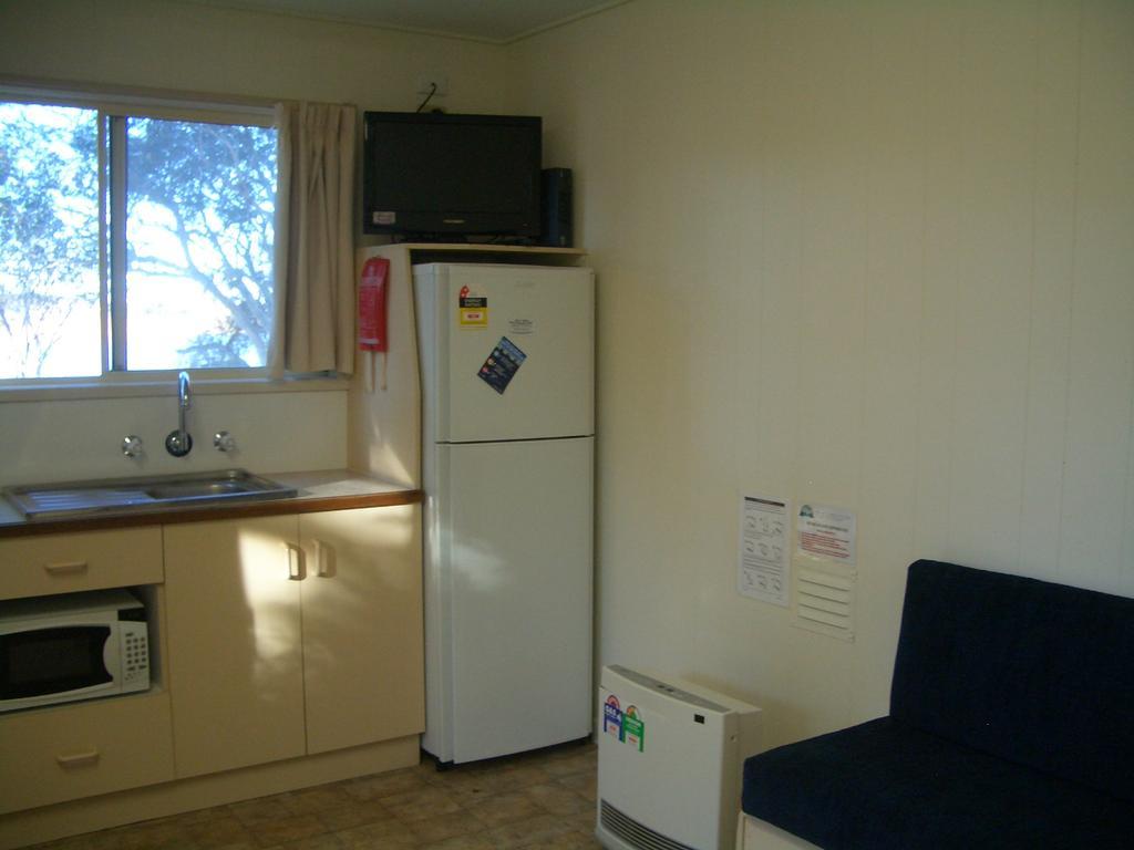 Rainbow Pines Tourist Caravan Park Adaminaby Exterior photo